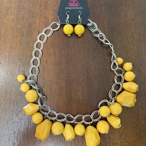 Paparazzi Yellow and Silver Necklace Set